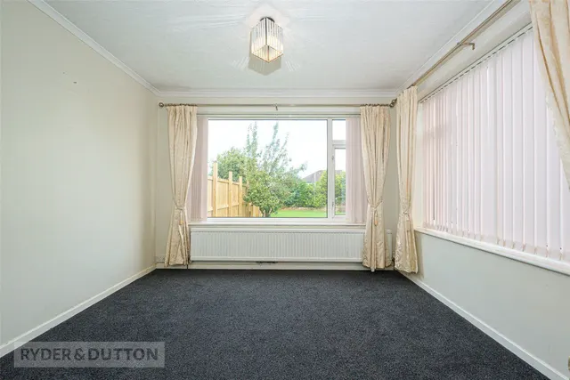 Goldington Avenue, Oakes, HD3, photo 3