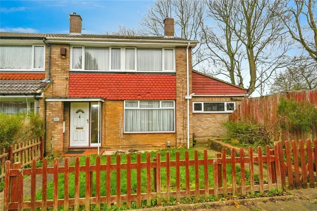 Swasedale Walk, Luton, Bedfordshire, LU3, photo 1