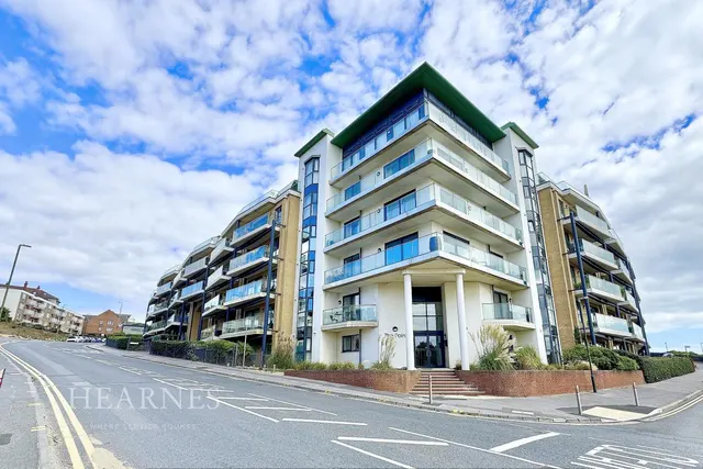 2 bedroom flat, The Point, BH5