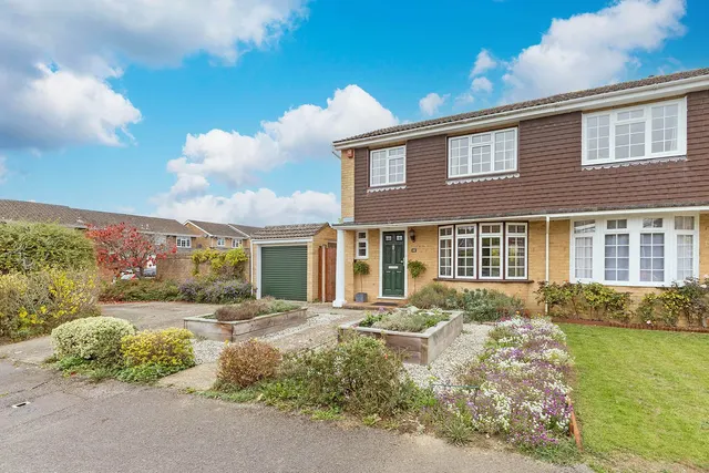 Lyneham Gardens, Cranbrook Drive, Maidenhead, Berkshire, photo 1