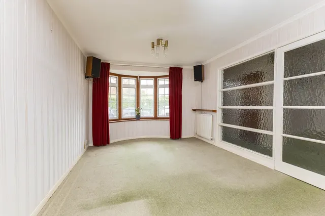 Photo 3 — Lyneham Gardens, Cranbrook Drive, Maidenhead, Berkshire