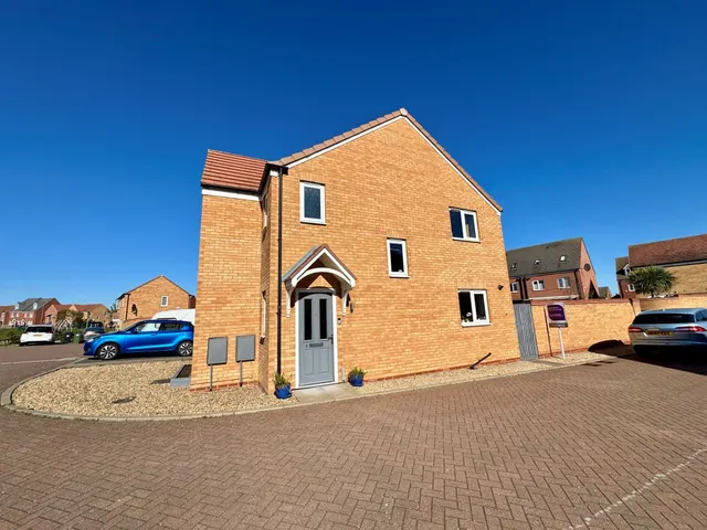 Magda Close, Stanground South, PE2, photo 1