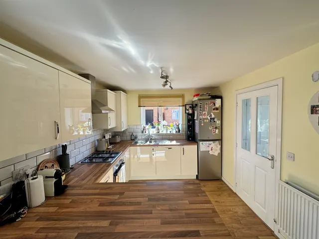 Magda Close, Stanground South, PE2, photo 3