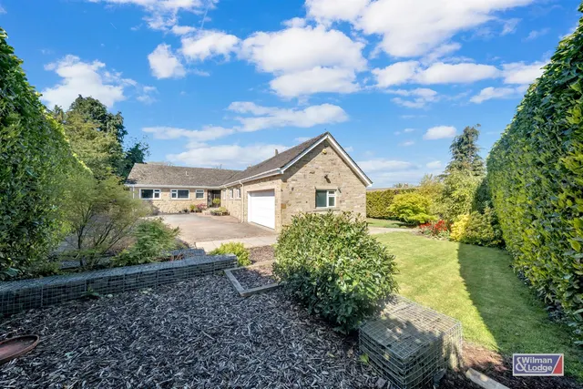 Photo 2 — Shoebridge Avenue, Eastburn, BD20 8UZ