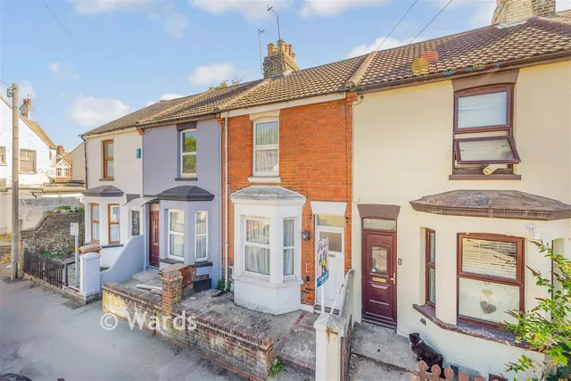 St. John's Road, Gillingham, ME7, photo 1