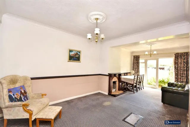 Photo 2 — Grosvenor Drive, Hornchurch, RM11