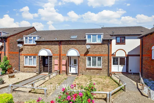 Osborne Crescent, Chichester, PO19, photo 1