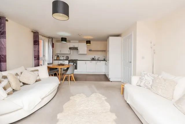 Photo 3 — Paxton Drive, Bristol, Somerset, BS3