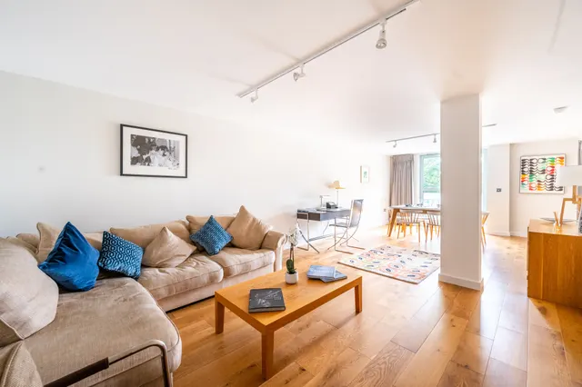 17 Connexion Building, 326 Battersea Park Road, London, photo 1