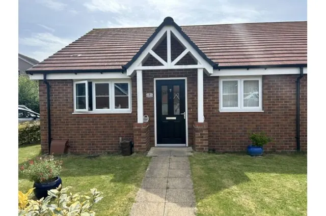 Oak Tree Drive, Wolverhampton, WV11, photo 1