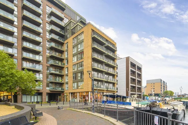 Turnberry Quay, London, photo 1