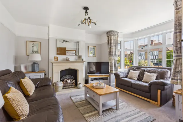 Tudor Avenue, Watford, WD24, photo 2