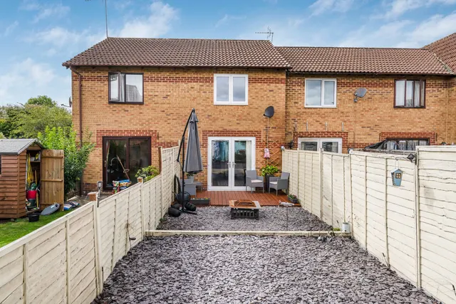 Johnson Avenue, Brackley, NN13, photo 2