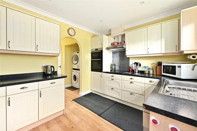 Photo 3 — Old Chapel Lane, Ash, Guildford, Surrey, GU12 6LQ