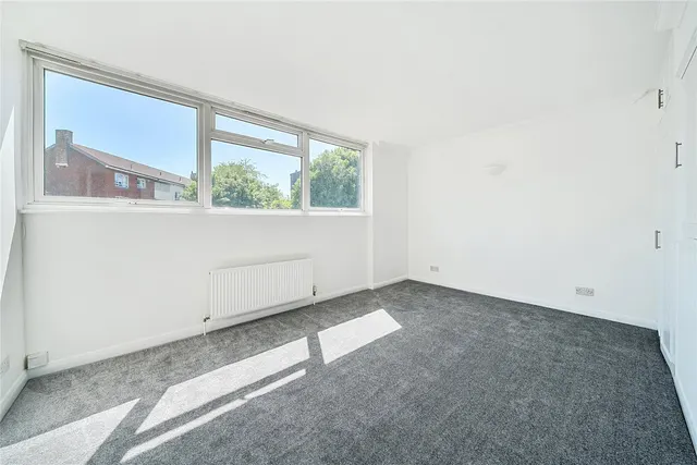 Photo 3 — Bourne Way, Hayes, Bromley, BR2