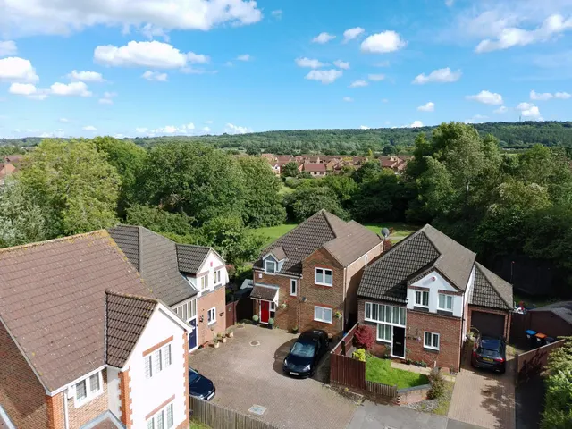 Taverner Close, Milton Keynes, MK7, photo 1