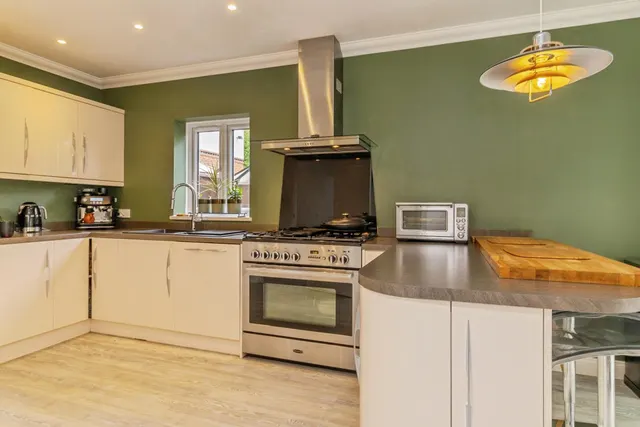 Taverner Close, Milton Keynes, MK7, photo 3