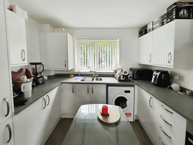 Photo 3 — 20 Horrell Court, Peterborough