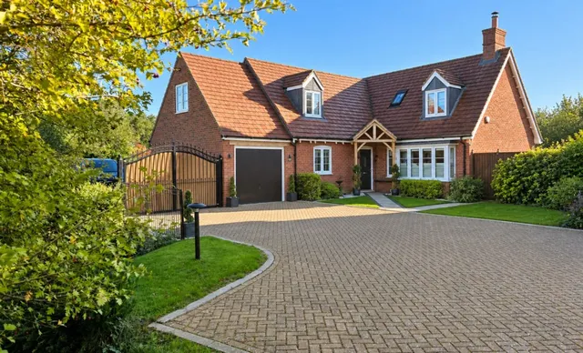 Sanders Drive, Moulton, NN3, photo 1