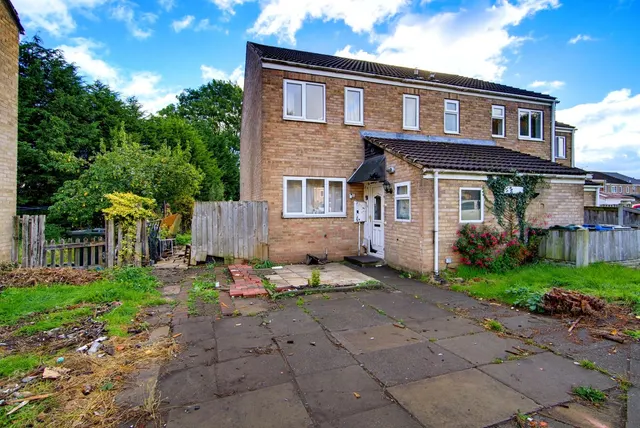 3 bedroom house, Ratten Row, Wadworth, DN11