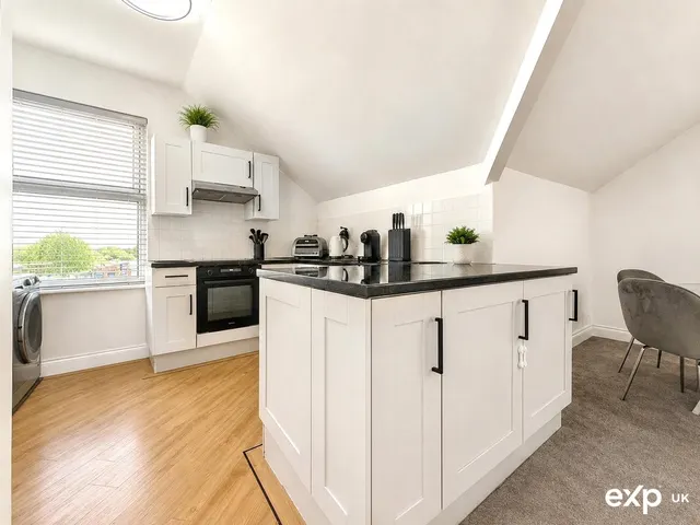 Leighton Road, Leighton Buzzard, LU7, photo 1