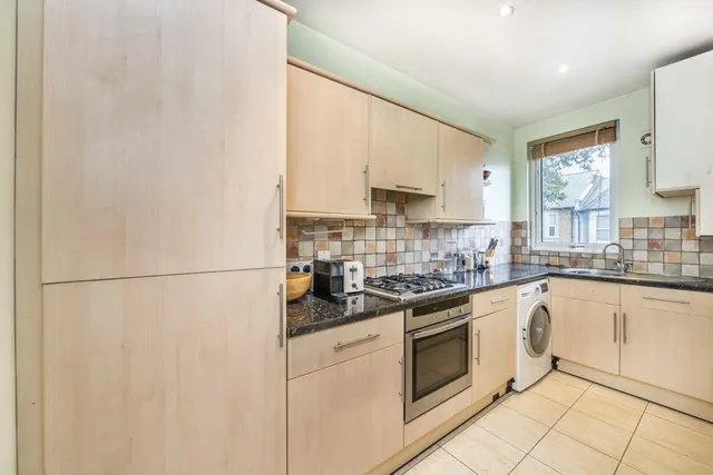 Acton Lane, W3, photo 3