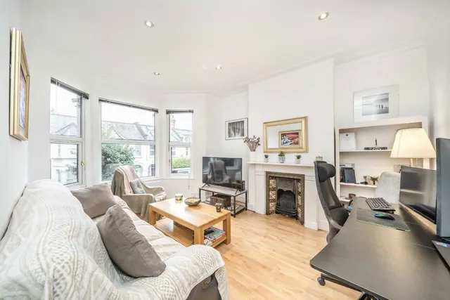 Acton Lane, W3, photo 2