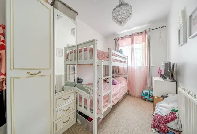 Thorney Leys, Witney, OX28, photo 2