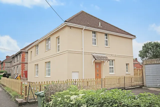 Haynes Road, Westbury, photo 1