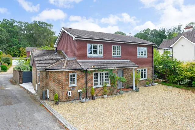 Grove Close, Cranleigh, GU6, photo 1