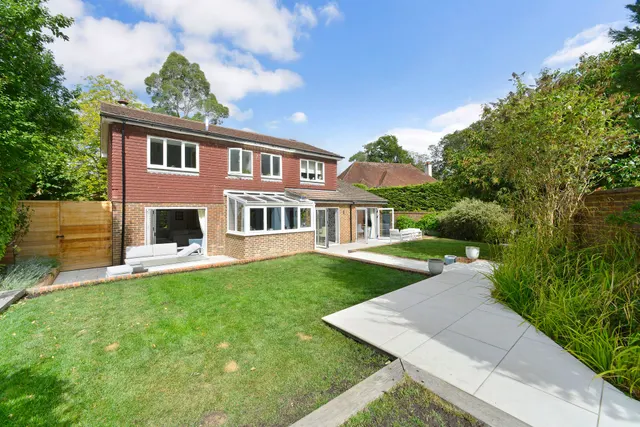 Grove Close, Cranleigh, GU6, photo 2