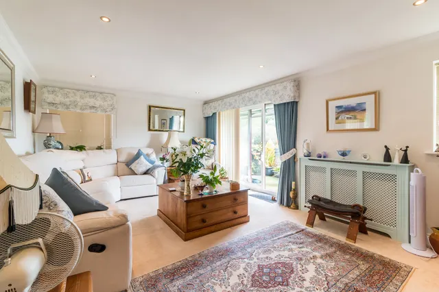 Photo 2 — 46 Watership Drive, Ringwood, Ringwood, BH24 1QY