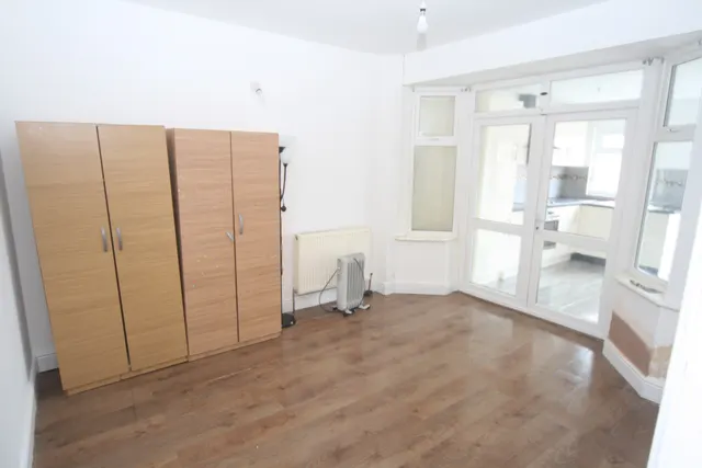Allenby Road, Southall, UB1, photo 2