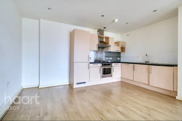 Bowman Lane, Leeds, LS10, photo 2