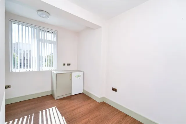 Church Road, Ealing, UB5, photo 2