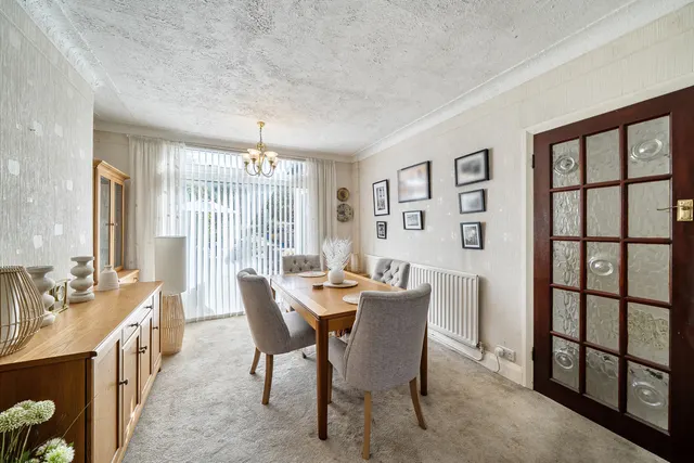 The Heights, Northolt, UB5, photo 3
