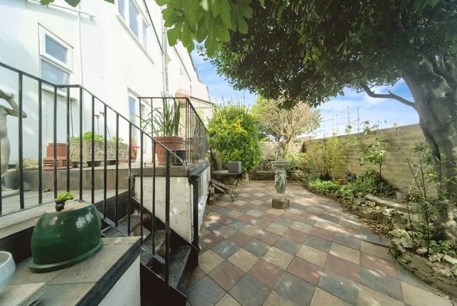 Arundel Street, Brighton, BN2, photo 1