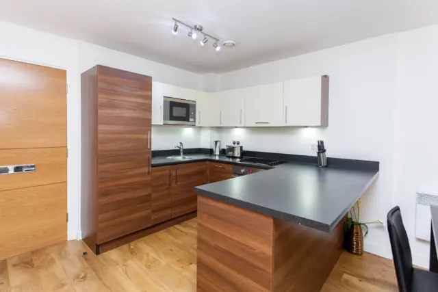 Park Lodge Avenue, West Drayton, UB7, photo 3