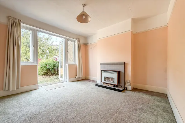 Photo 2 — Hatfield Road, St. Albans, Hertfordshire, AL4 0DH