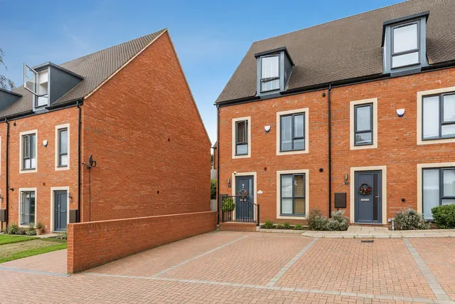 Middlewest Road, KETTERING, photo 1