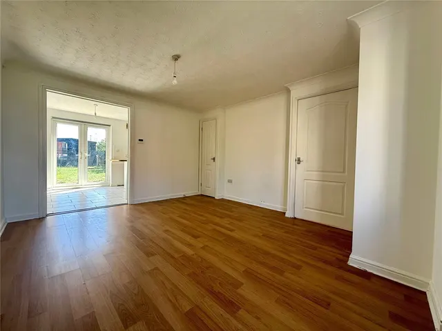 Photo 3 — Grenville Road, Chafford Hundred, Grays, Essex, RM16