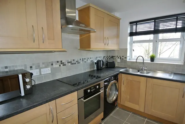 Photo 2 — Englefield Close, Englefield Green, Egham, TW20 0SE