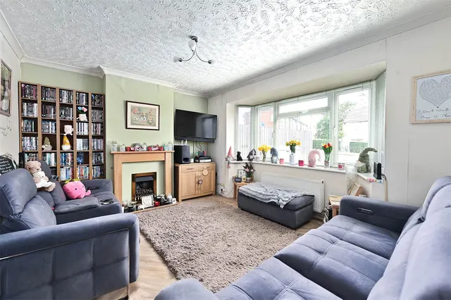 Photo 3 — Greatfield Road, Farnborough, Hampshire, GU14 8HD