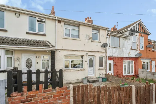St. Johns Road, Edlington, DN12, photo 1