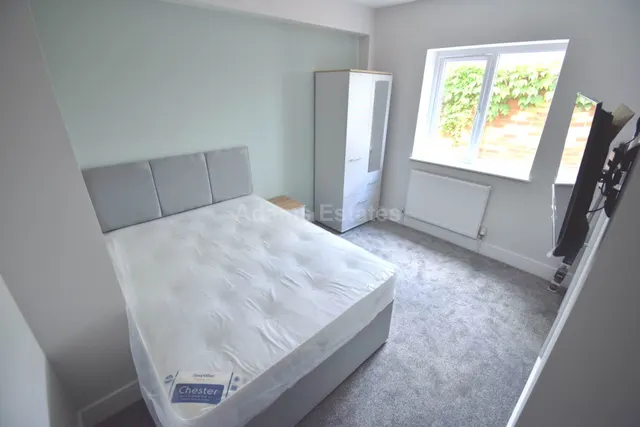 1 bedroom room (double) — Oxford Road, Reading, RG31 6TL