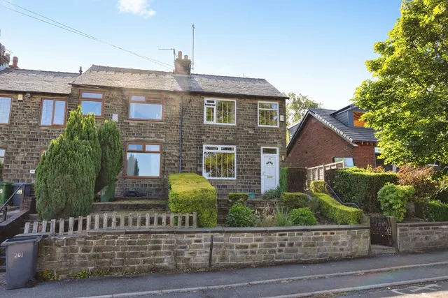 Cross Lane, Huddersfield, West Yorkshire, HD4, photo 1