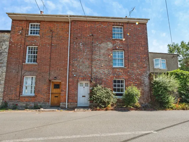 East Hill, Charminster, Dorchester, photo 1