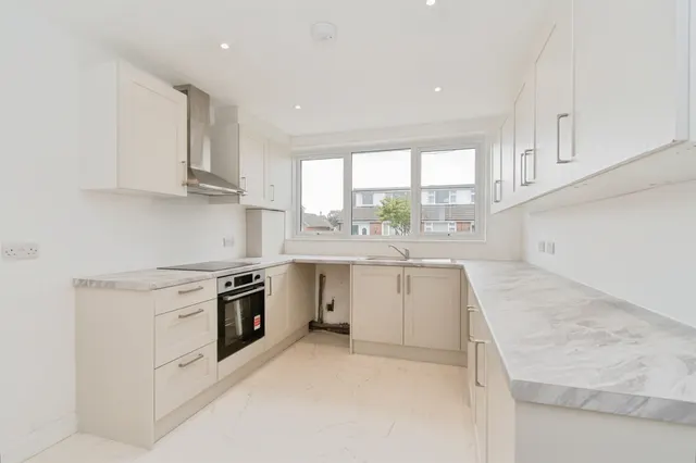Ascot Road, Kippax, LS25, photo 2