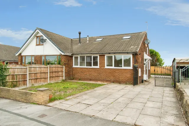 Ascot Road, Kippax, LS25, photo 1