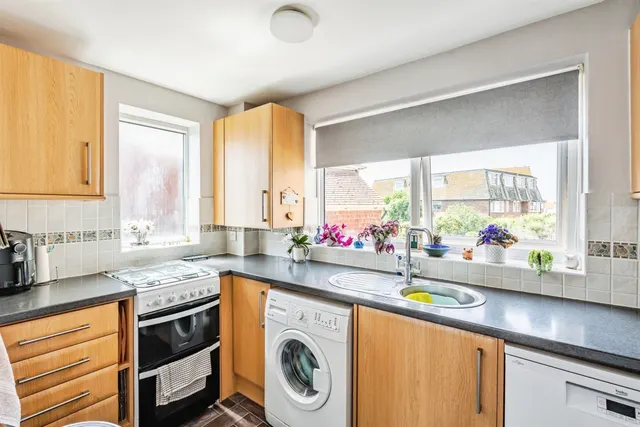 Claremont Road, Seaford, BN25, photo 3